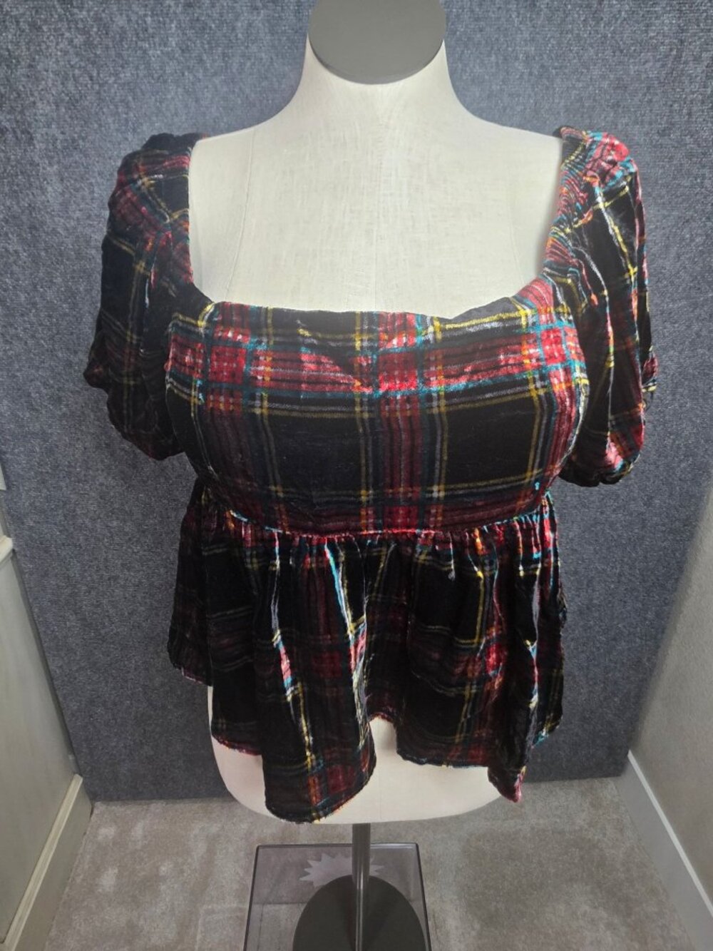 Francescas Womens Plaid Velvet Peplum Top XL Black Red Yellow Tie-Back Design